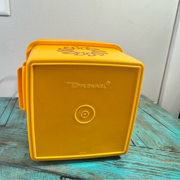 Vintage Tupperware Golden Harvest Sun Container Set, Square, 1674-6 - Picture 8 of 11